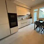 1 Wohnung Mit 4 Schlafzimmer!