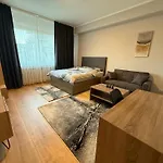 1 Wohnung Mit 4 Schlafzimmer!