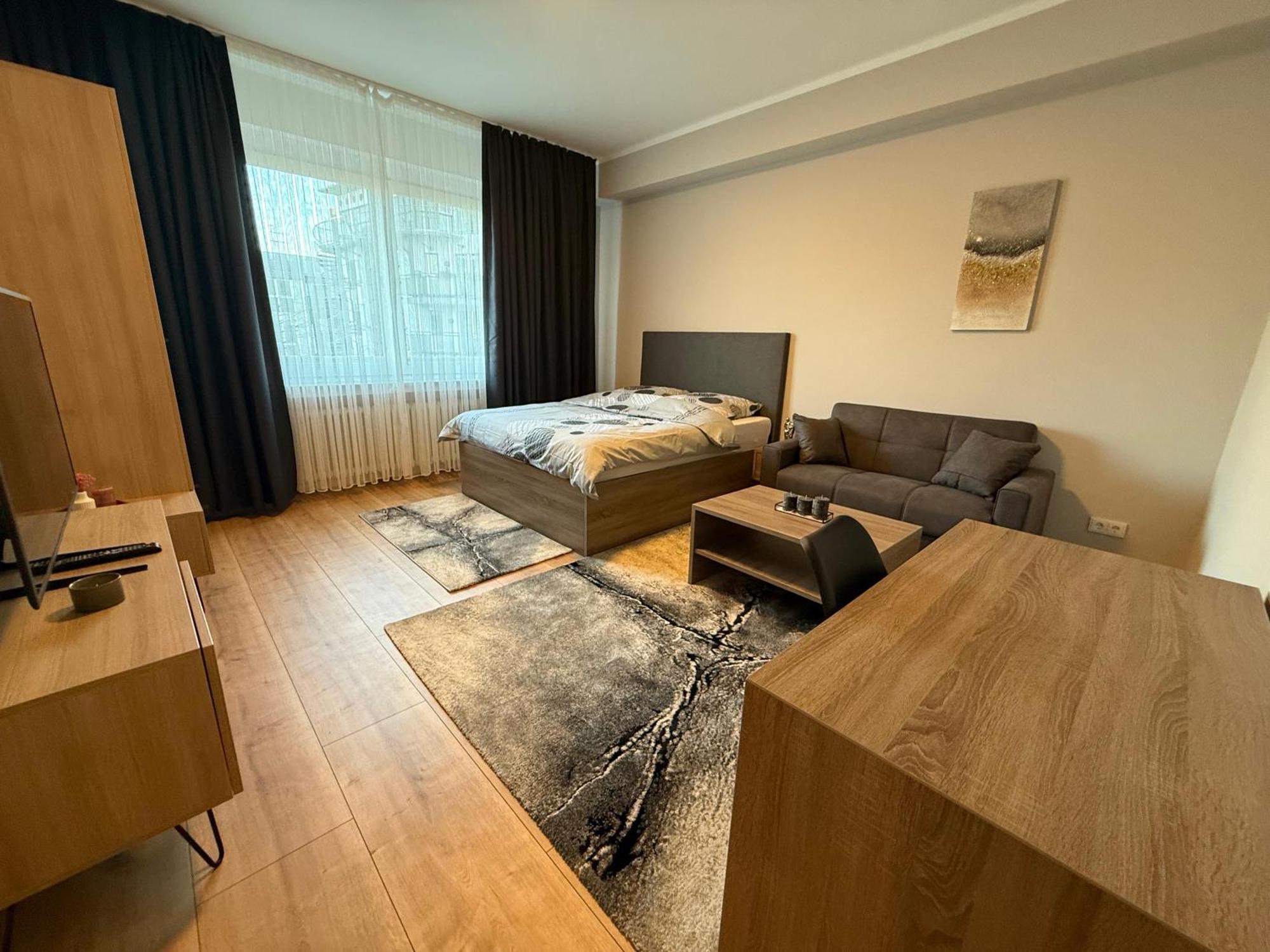 1 Mit 4 Schlafzimmer! Apartment