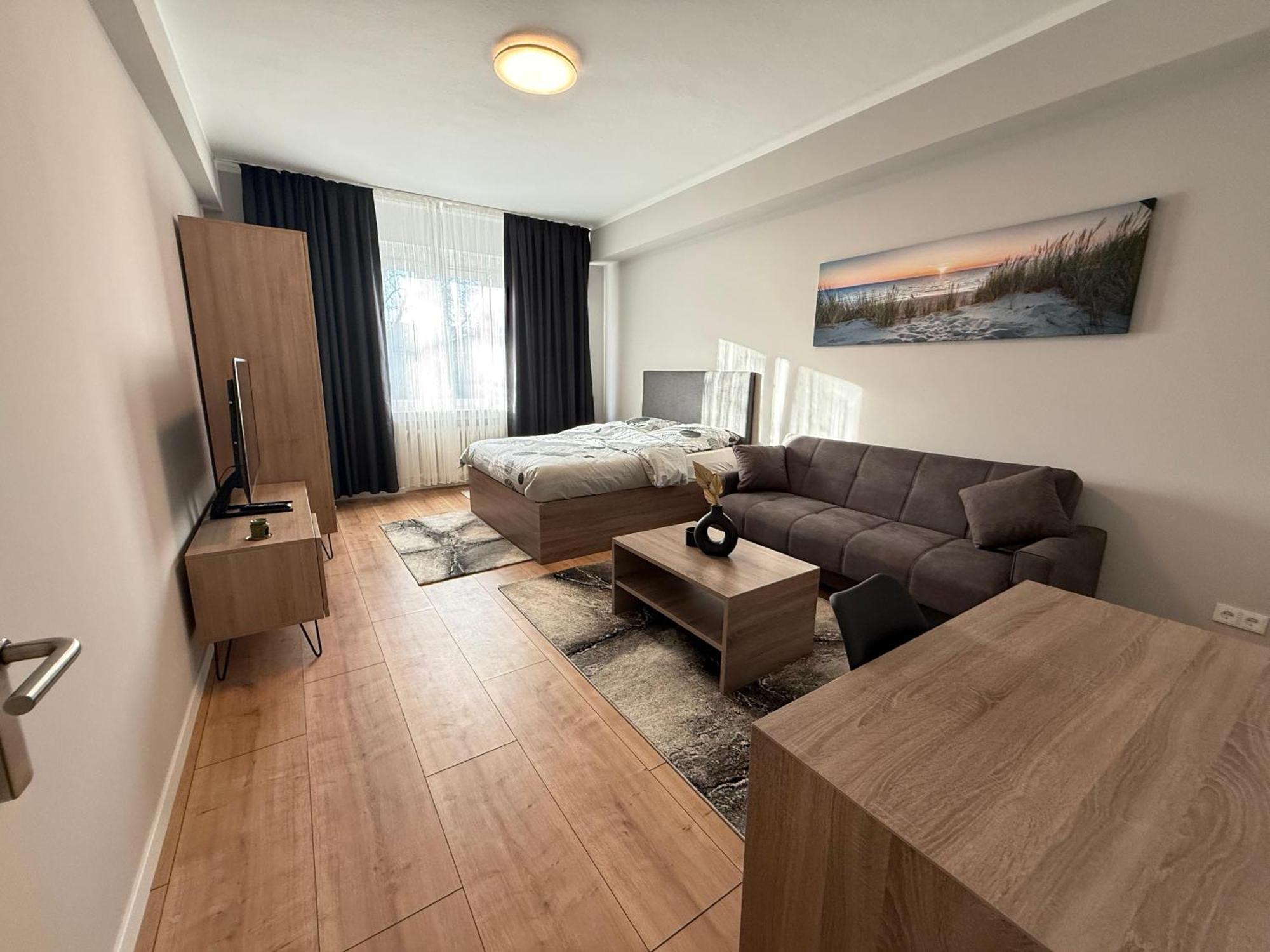 Apartment 1 Mit 4 Schlafzimmer! *
